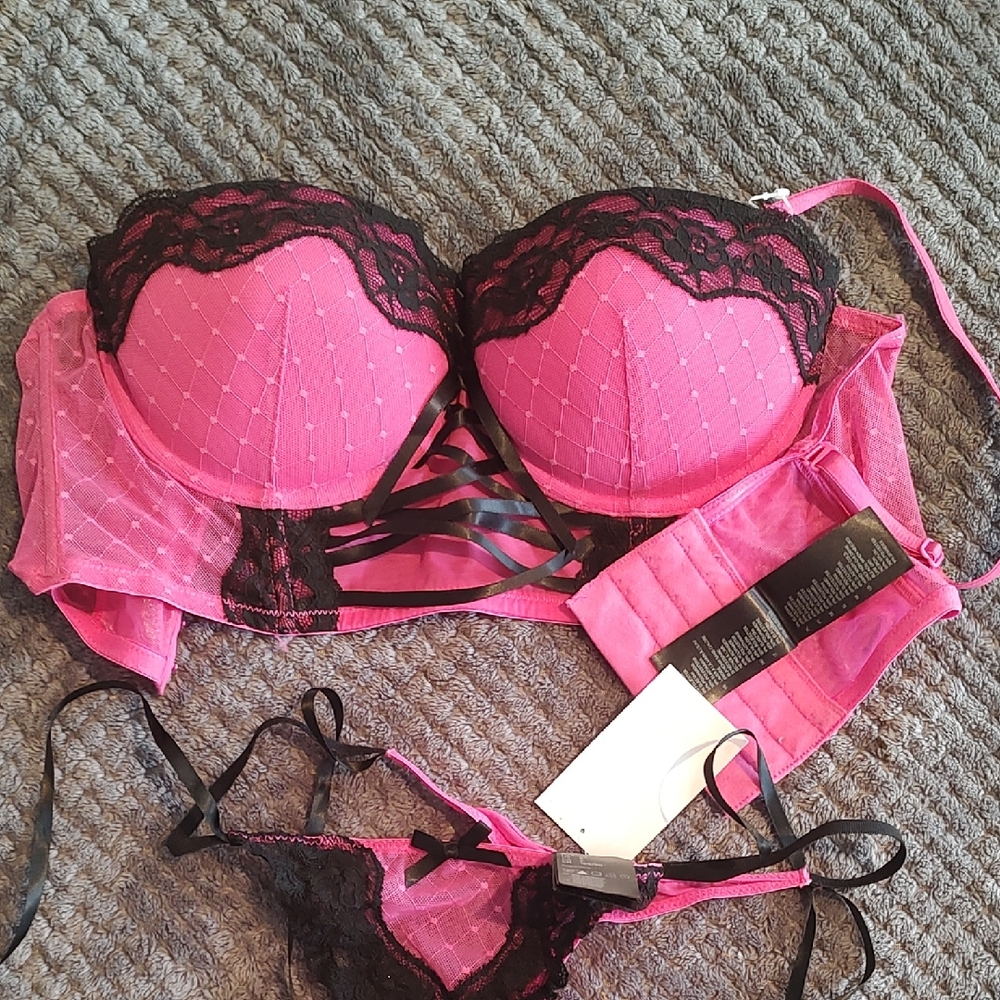H&M Pink and Black Bra with Scalloped Edges
